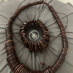 Wooden round docs necklace and bracelet set